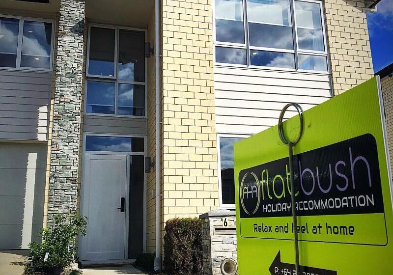 호텔 Flat Bush Holiday Accomodation