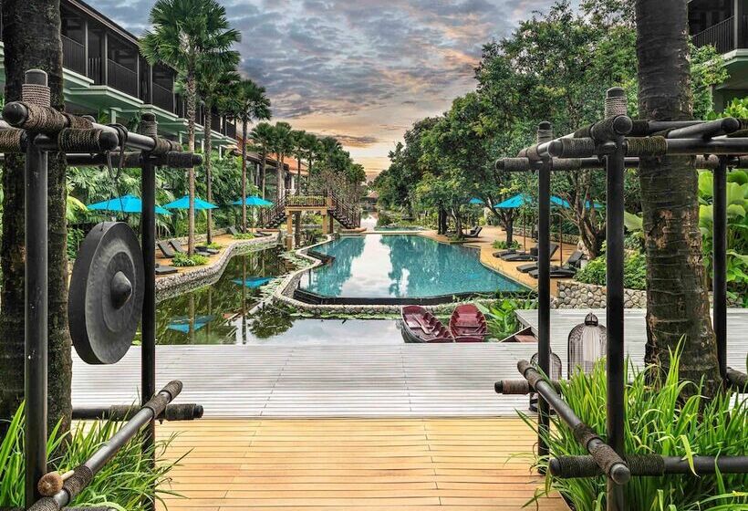 Отель Grand Mercure Khao Lak Bangsak