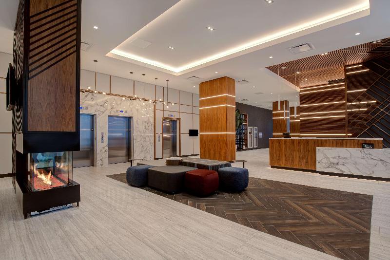 Отель Hampton Inn By Hilton Montreal Downtown