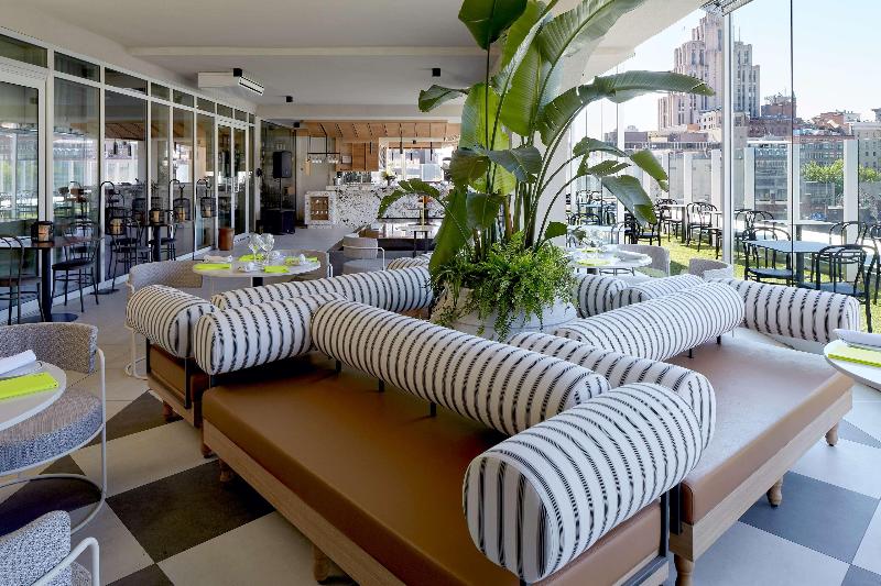 Отель Hampton Inn By Hilton Montreal Downtown