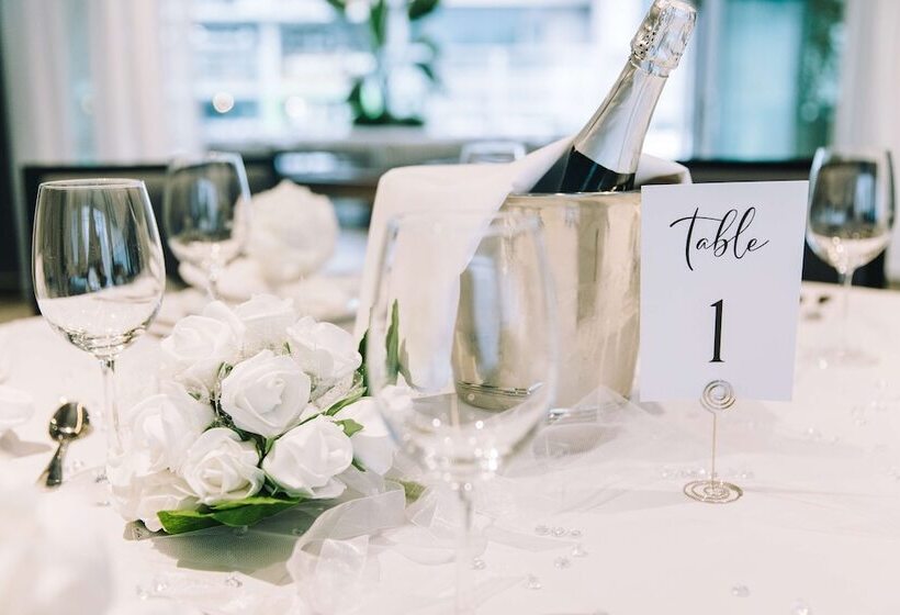 בית מלון כפרי Hampton Inn By Hilton Montreal Downtown