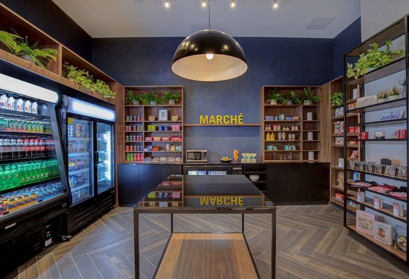 Отель Hampton Inn By Hilton Montreal Downtown