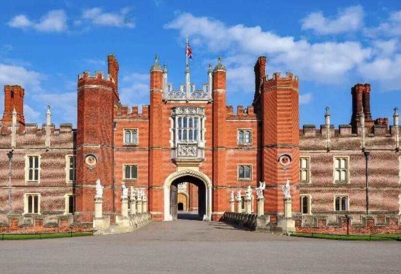 호텔 Heathrow Cottages B&b