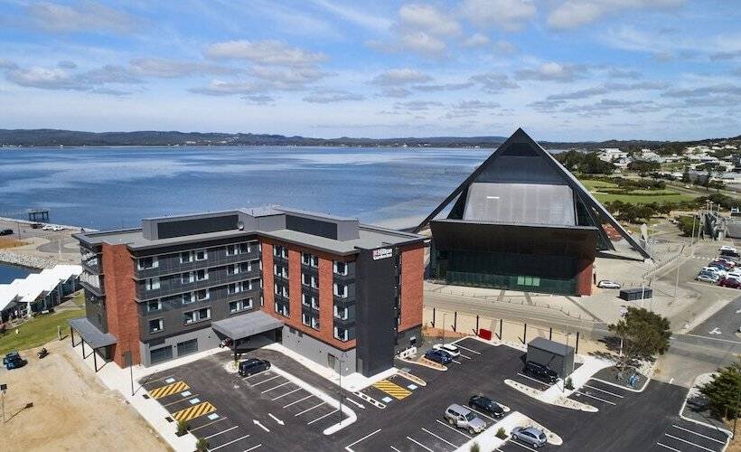 هتل Hilton Garden Inn Albany