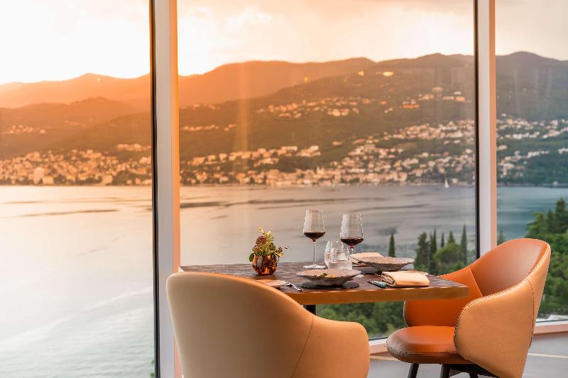 فندق Hilton Rijeka Costabella Beach Resort & Spa