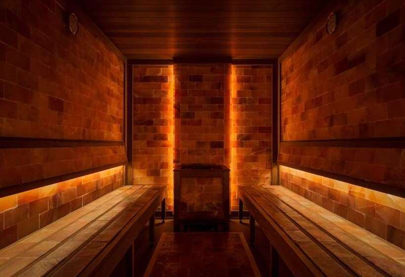 فندق Hilton Rijeka Costabella Beach Resort & Spa