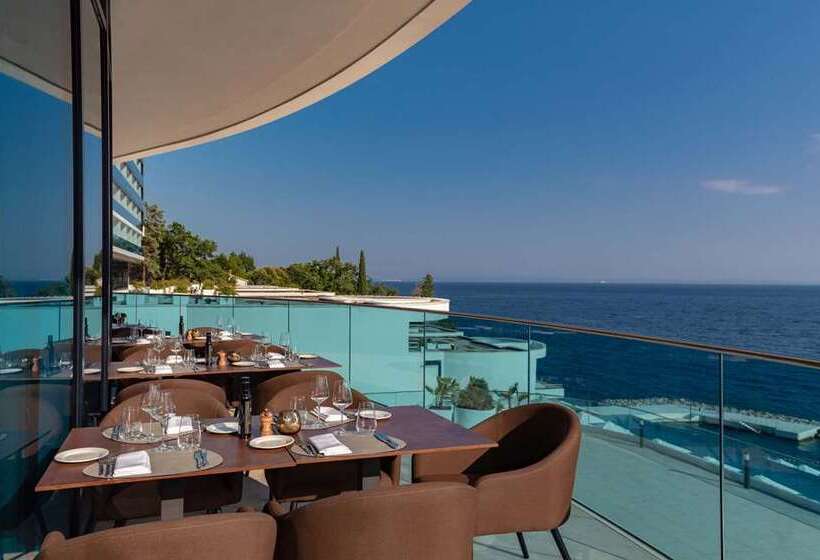 فندق Hilton Rijeka Costabella Beach Resort & Spa