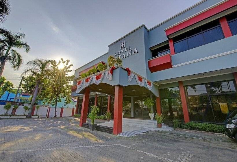 호텔 Istana By Oyo Rooms