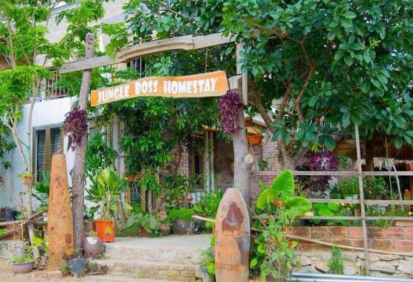 هتل Jungle Boss Homestay