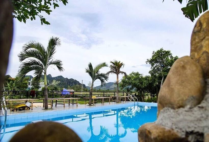 هتل Jungle Boss Homestay