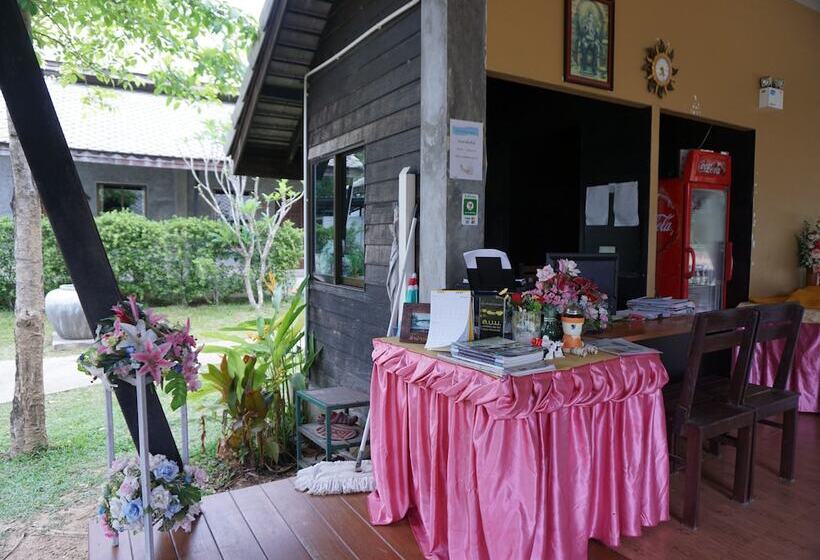 בית מלון כפרי Lampang Resort