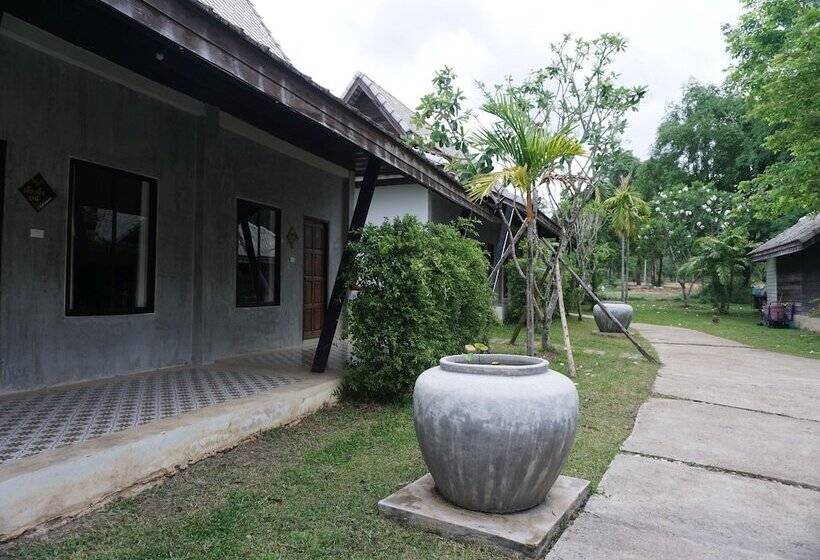 בית מלון כפרי Lampang Resort
