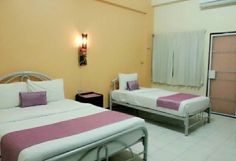 Отель Lamphun Place