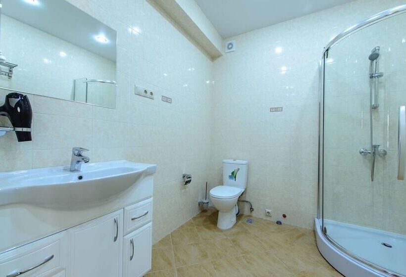 Отель Laura Guest House