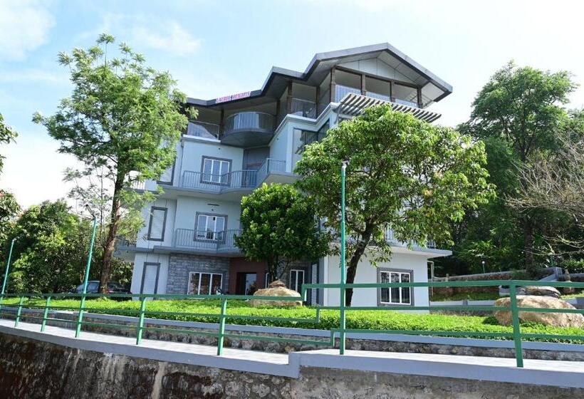 Отель Laurel Heights Resort Idukki