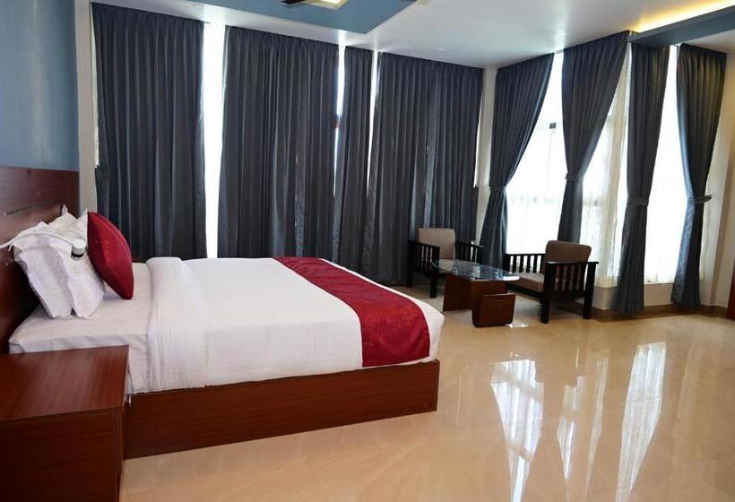 Отель Laurel Heights Resort Idukki