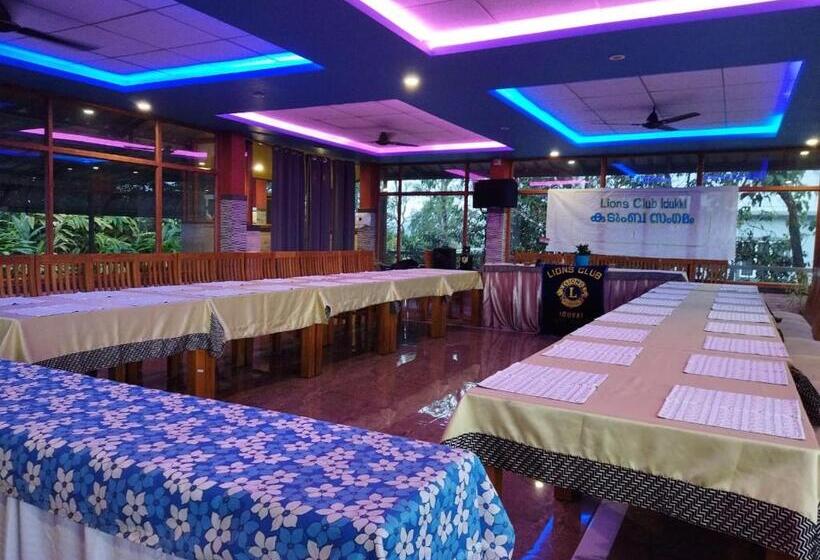 Отель Laurel Heights Resort Idukki