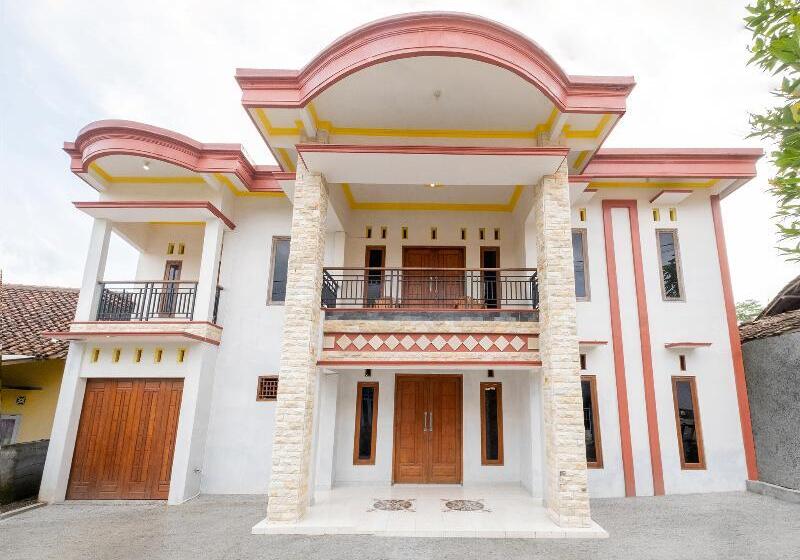 ホテル Lilik Homestay Syariah By Oyo Rooms