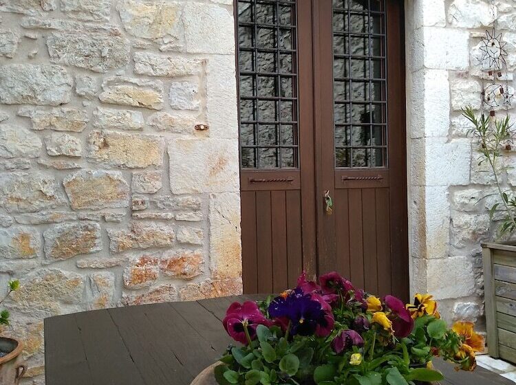 בית מלון כפרי Loussiou Nymfes