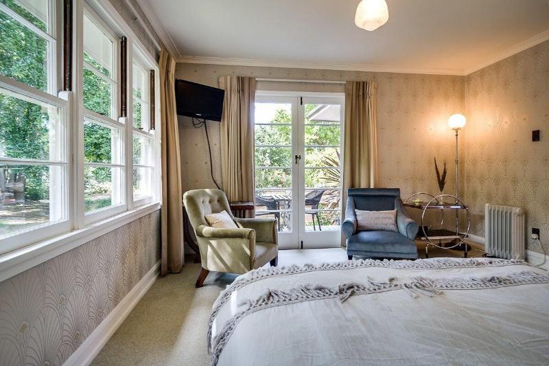 בית מלון כפרי Meadowood Country House