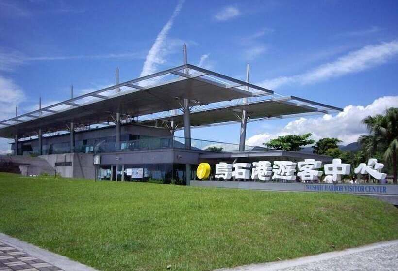 هتل Migratory Birds