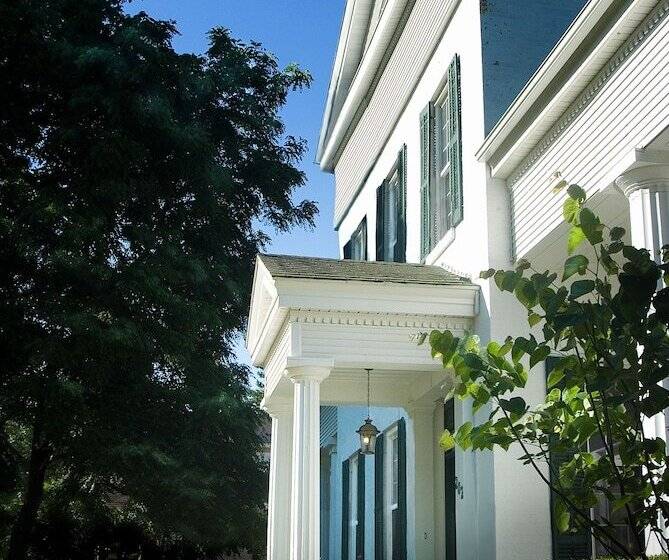 בית מלון כפרי Munro House B And B