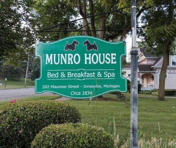 בית מלון כפרי Munro House B And B