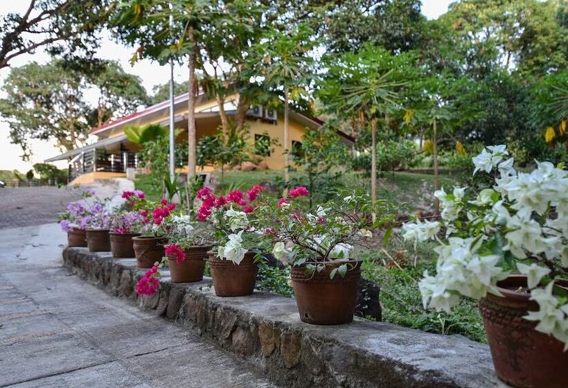 فندق Nauvoo Farm Resort