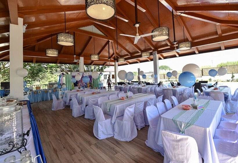 فندق Nauvoo Farm Resort