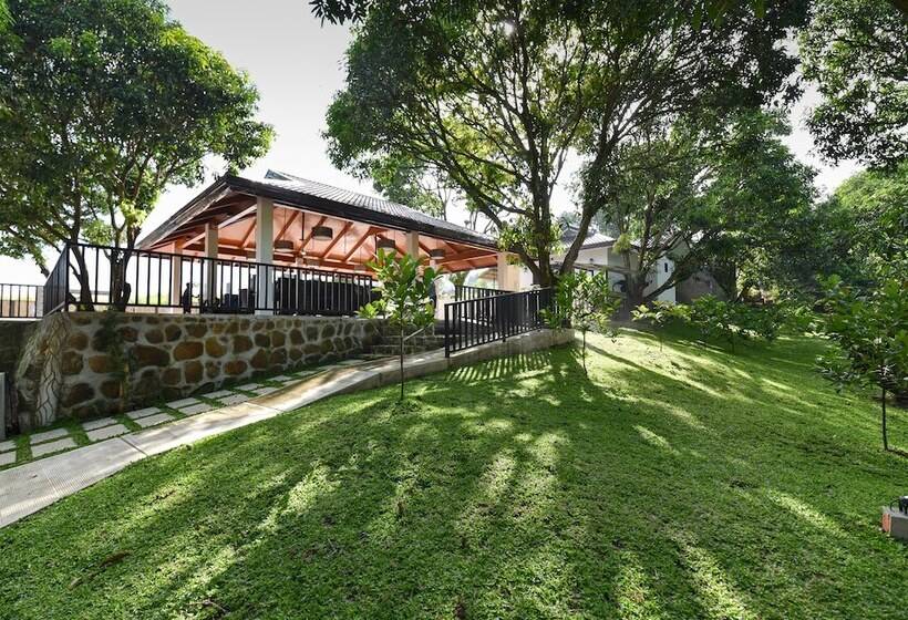 فندق Nauvoo Farm Resort