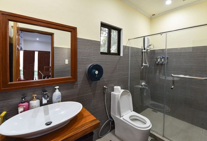 فندق Nauvoo Farm Resort