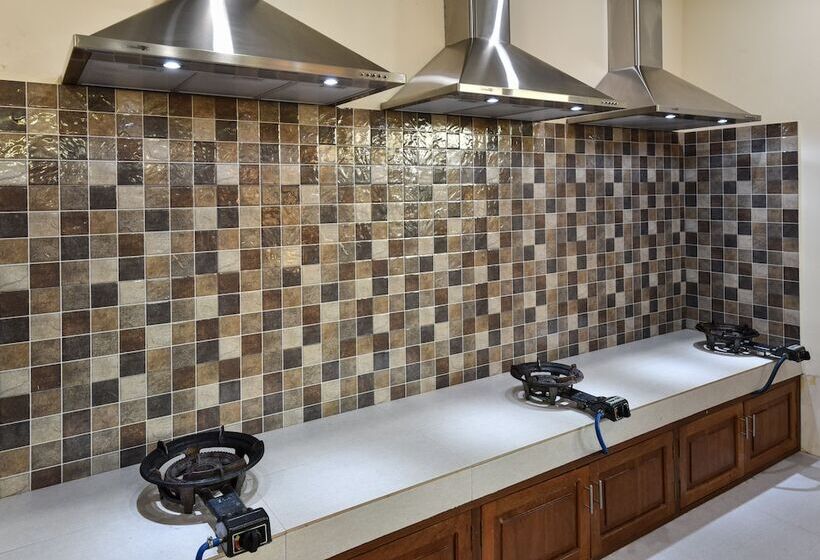 فندق Nauvoo Farm Resort