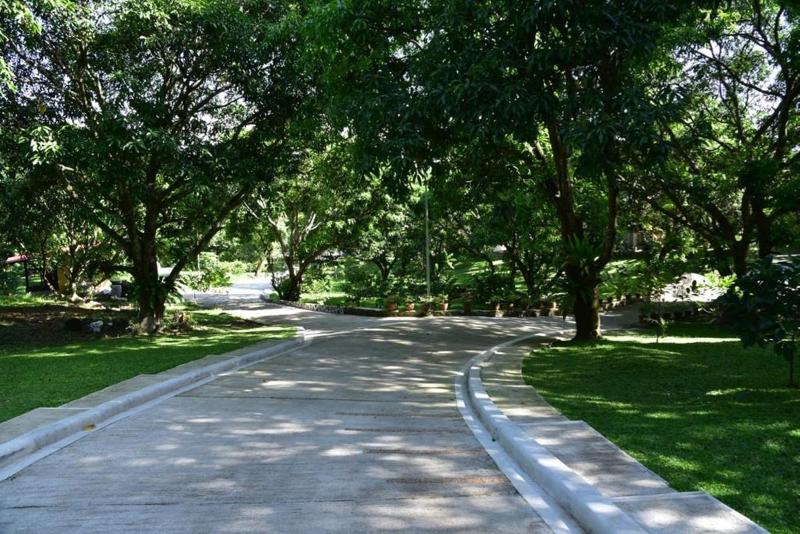 فندق Nauvoo Farm Resort