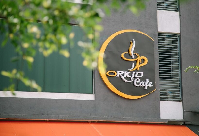 Отель Orkid Inn Mahkota Cheras