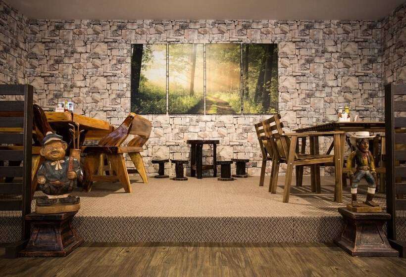 Отель Orkid Inn Mahkota Cheras