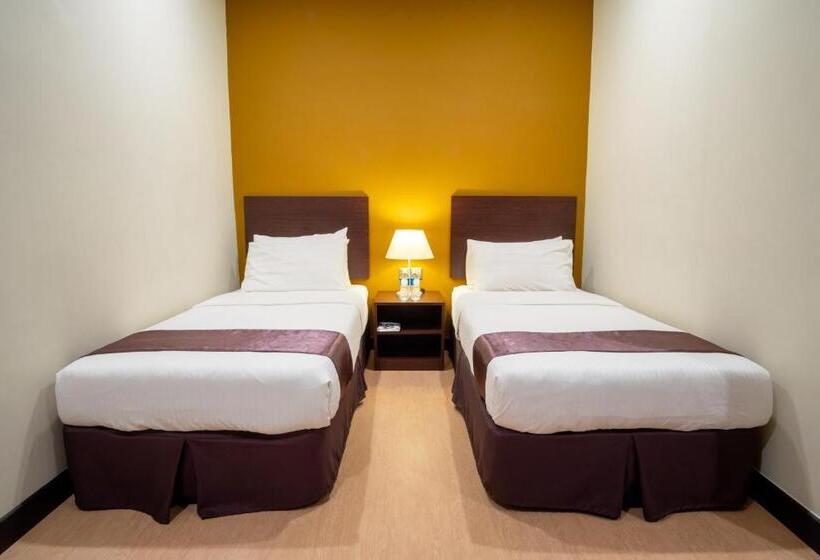 Отель Orkid Inn Mahkota Cheras