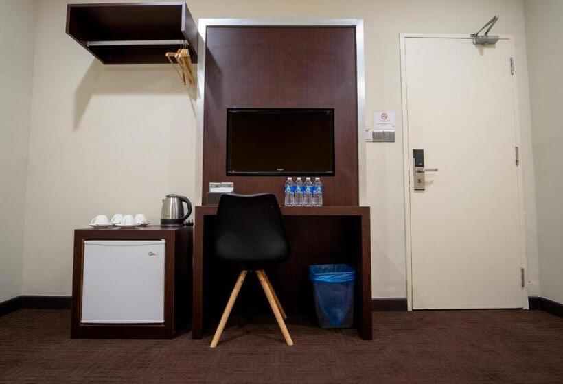 Отель Orkid Inn Mahkota Cheras