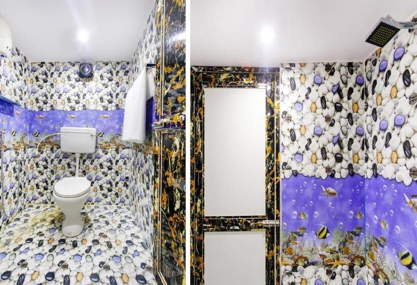 Отель Oyo 61704 Sri Kamatchi