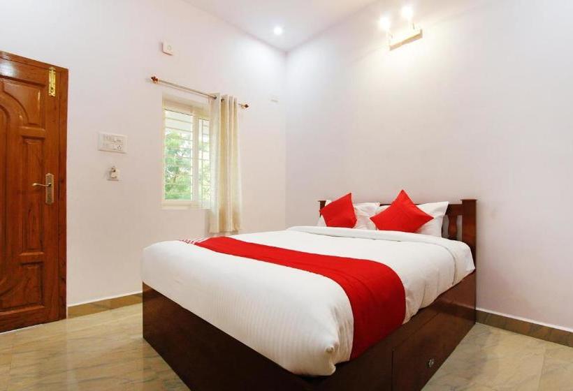 Отель Oyo 61704 Sri Kamatchi