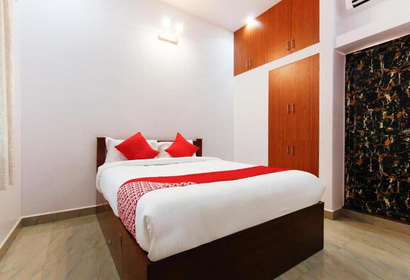 Отель Oyo 61704 Sri Kamatchi