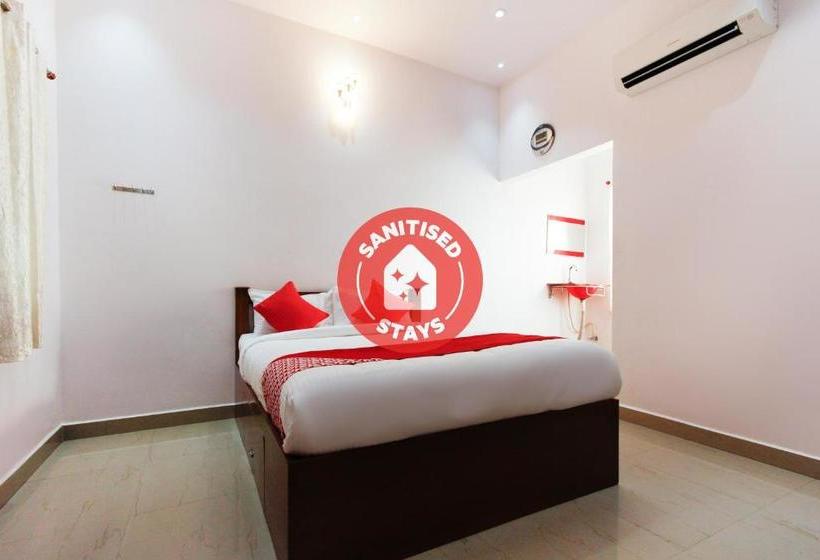 Отель Oyo 61704 Sri Kamatchi