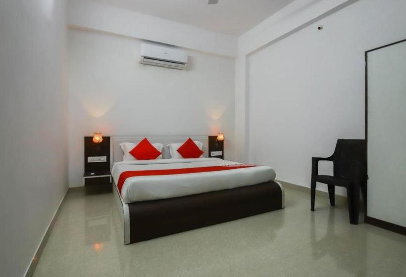 호텔 Oyo 62422  Kriti Palace