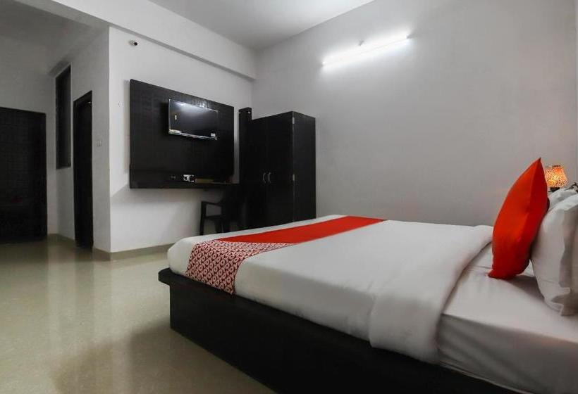 호텔 Oyo 62422  Kriti Palace