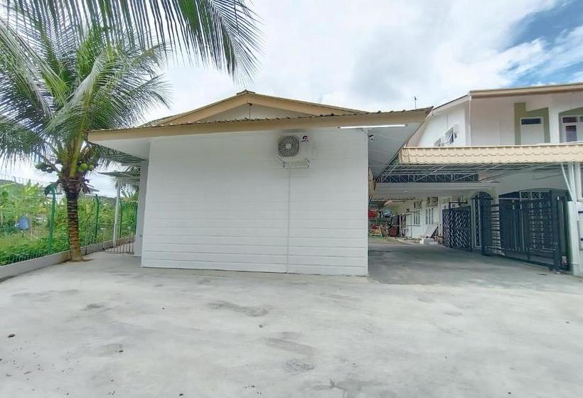 فندق Oyo 90188 Sibu Aeroplane Homestay2u