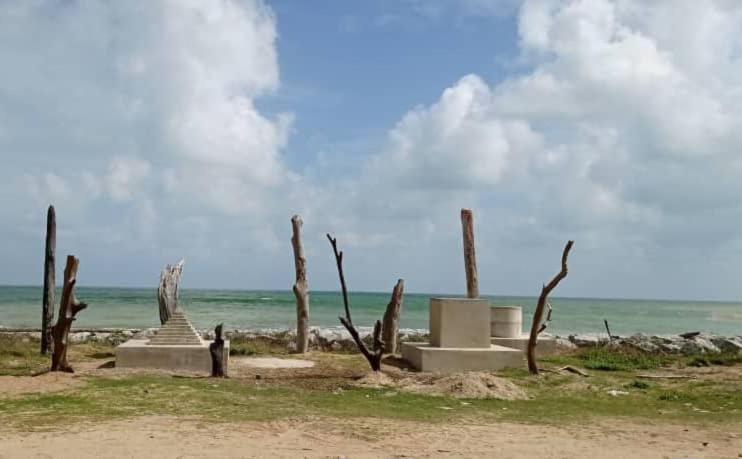 בית מלון כפרי Bayu Beach Chalet Pcb