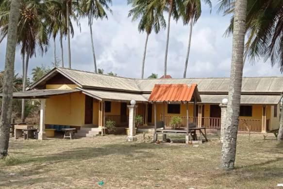 فندق Bayu Beach Chalet Pcb