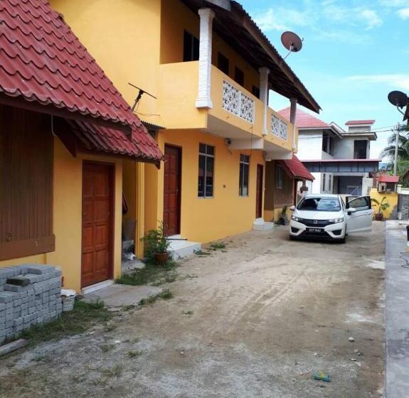 فندق Bayu Beach Chalet Pcb