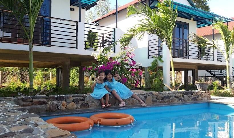 هتل Palafita Bungalow