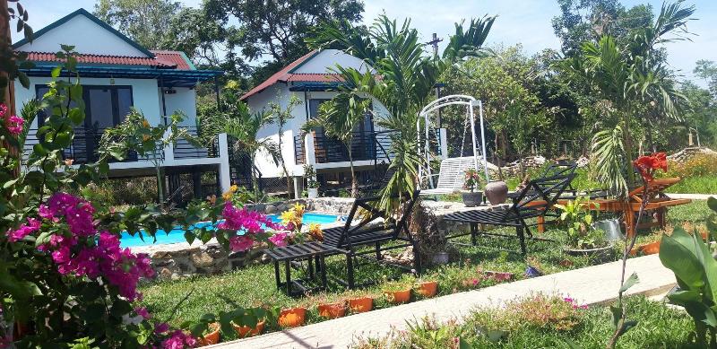 هتل Palafita Bungalow