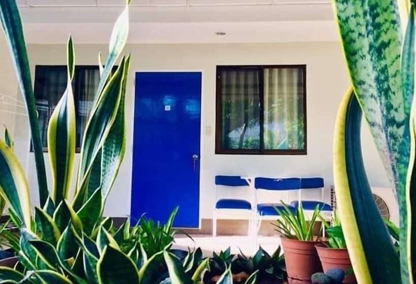 هتل Paras Beach Resort